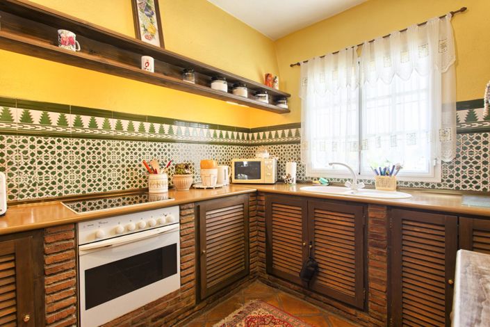 Image No.11-3 Bed Property for sale