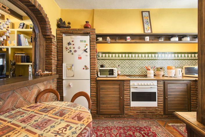 Image No.13-3 Bed Property for sale