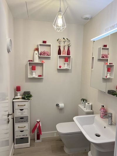 Image No.12-4 Bed Property for sale