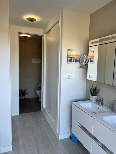 Image No.16-4 Bed Property for sale