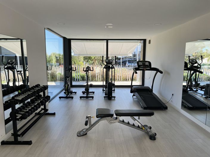 Image No.28-4 Bed Property for sale