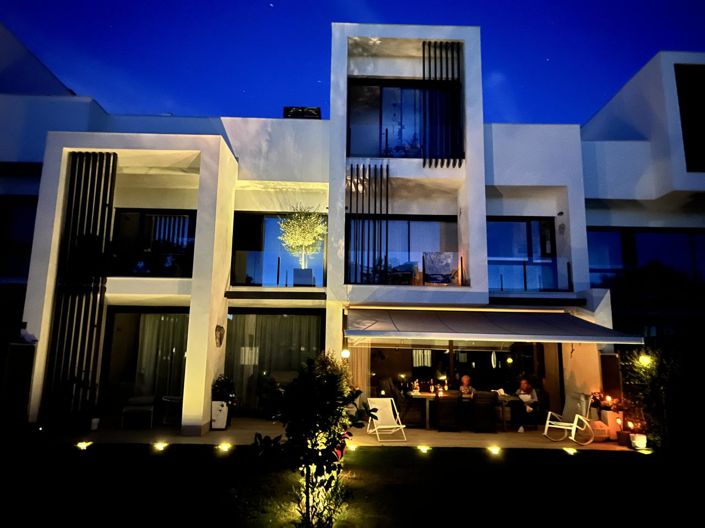 Image No.32-4 Bed Property for sale