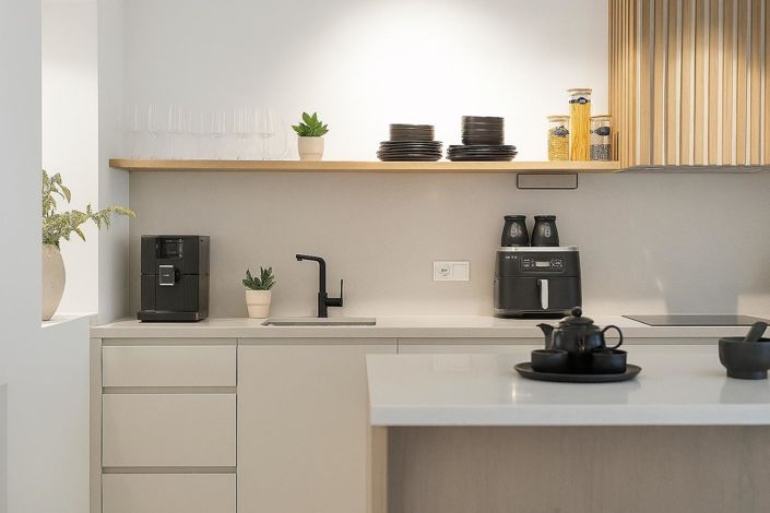 Image No.12-2 Bed Property for sale