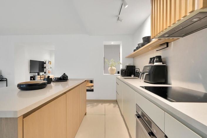 Image No.9-2 Bed Property for sale