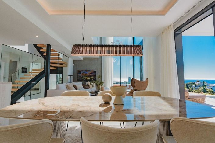 Image No.11-4 Bed Property for sale