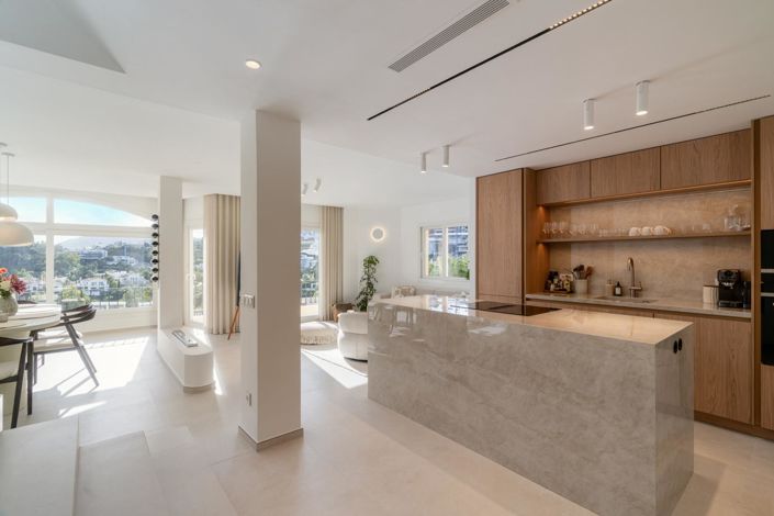 Image No.26-3 Bed Property for sale