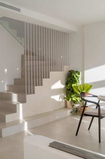 Image No.40-3 Bed Property for sale