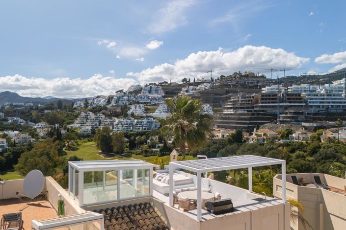 Image No.51-3 Bed Property for sale