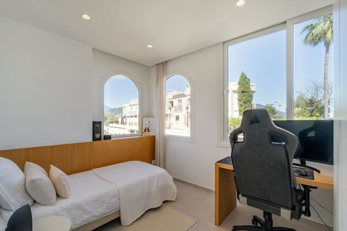 Image No.7-3 Bed Property for sale