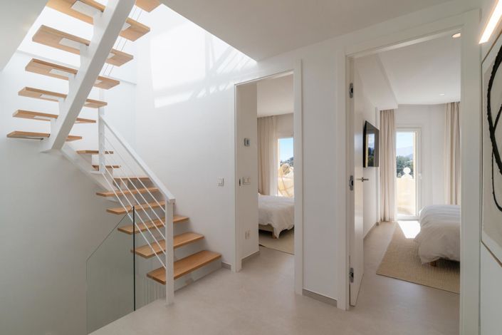 Image No.8-3 Bed Property for sale