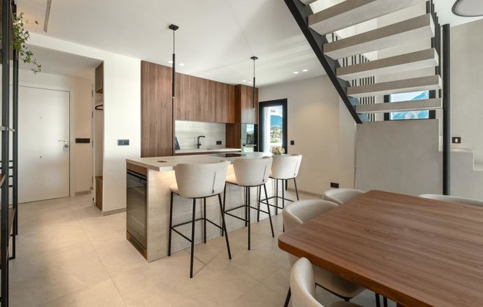 Image No.8-3 Bed Property for sale