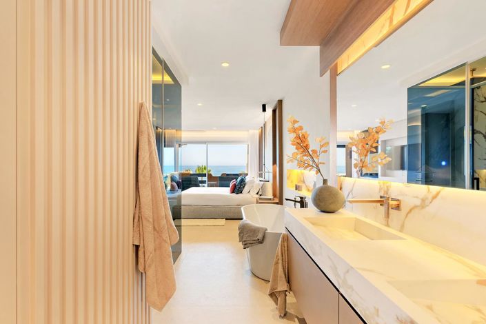 Image No.17-4 Bed Property for sale