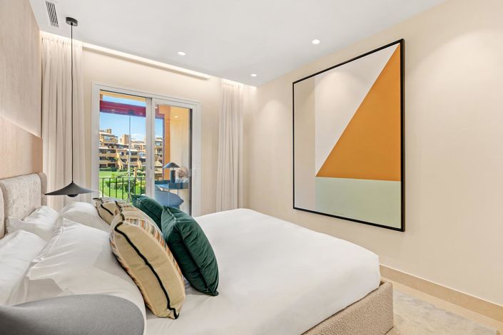 Image No.20-4 Bed Property for sale