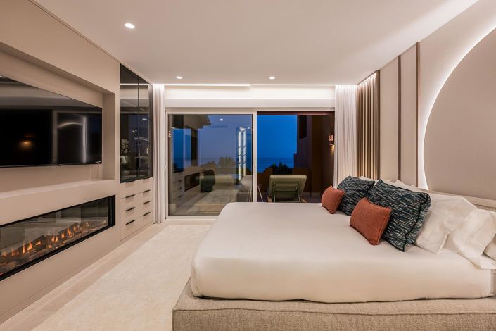 Image No.32-4 Bed Property for sale