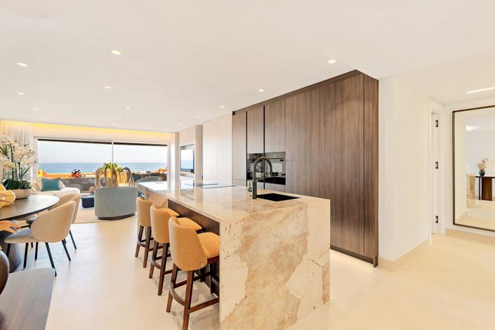 Image No.5-4 Bed Property for sale