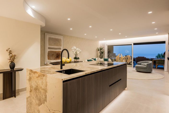 Image No.8-4 Bed Property for sale