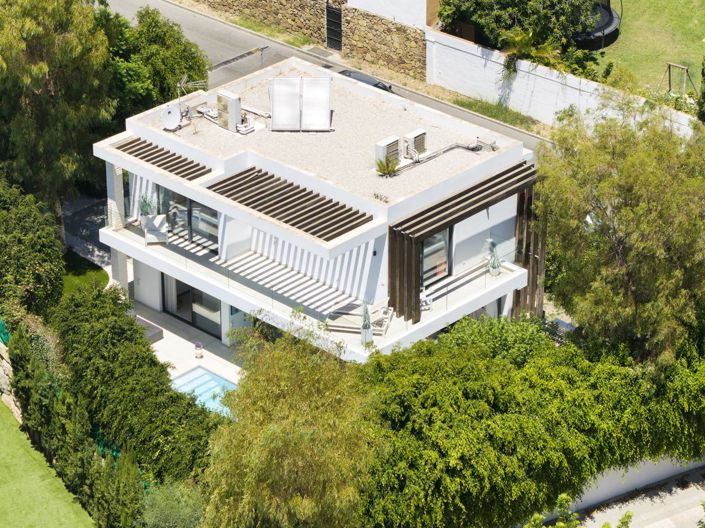 Image No.27-4 Bed Property for sale