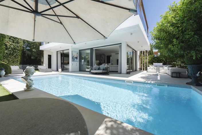 Image No.3-4 Bed Property for sale