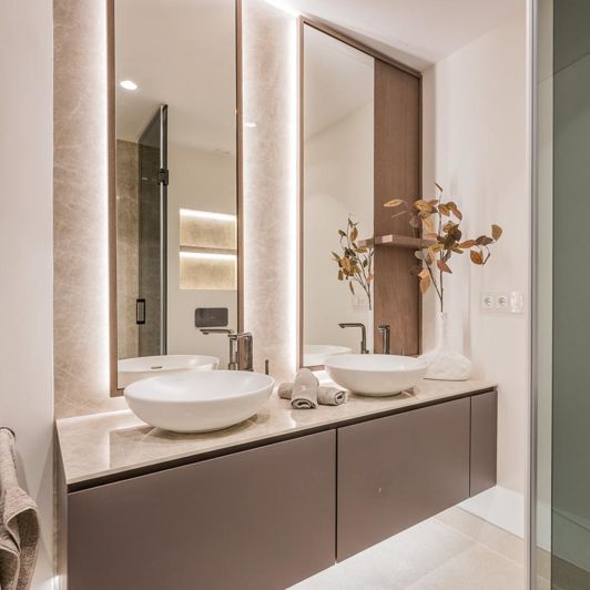 Image No.10-3 Bed Property for sale