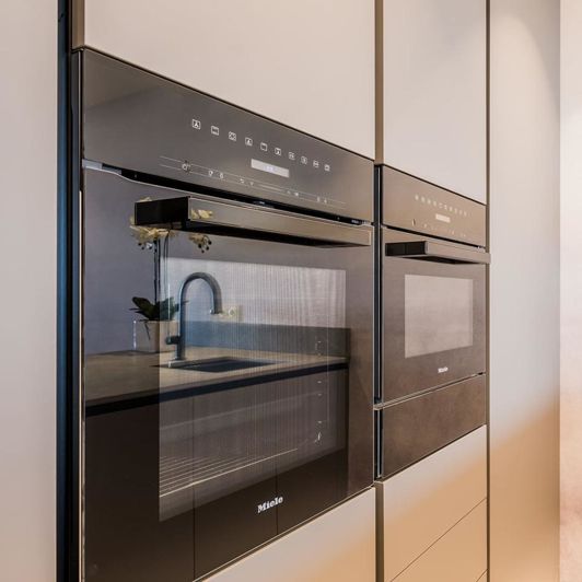 Image No.10-3 Bed Property for sale