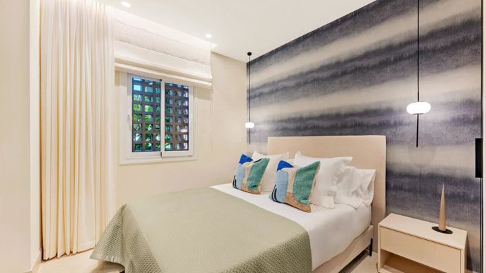 Image No.28-3 Bed Property for sale