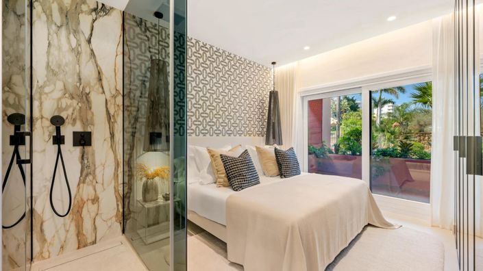 Image No.4-3 Bed Property for sale