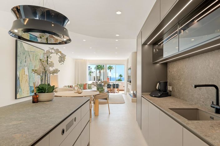 Image No.10-3 Bed Property for sale