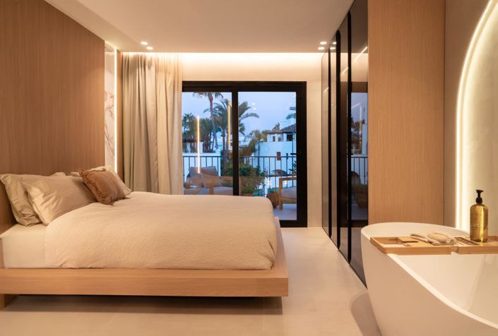 Image No.10-4 Bed Property for sale