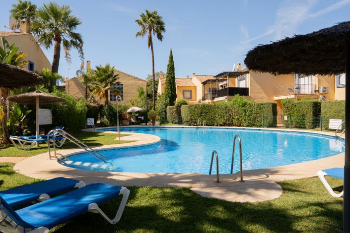 Image No.32-4 Bed Property for sale