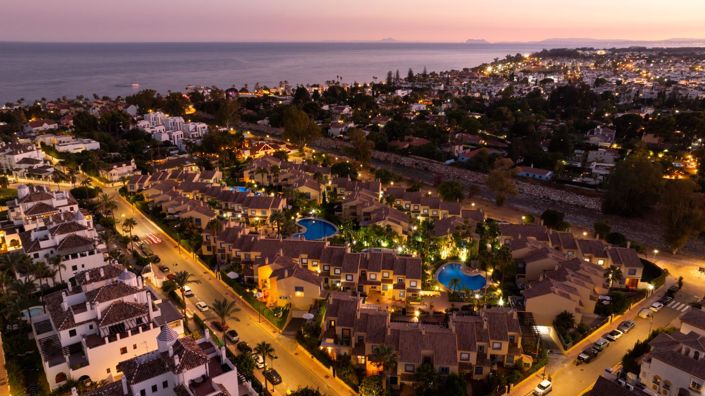 Image No.35-4 Bed Property for sale