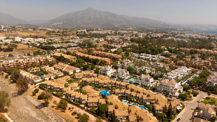 Image No.36-4 Bed Property for sale