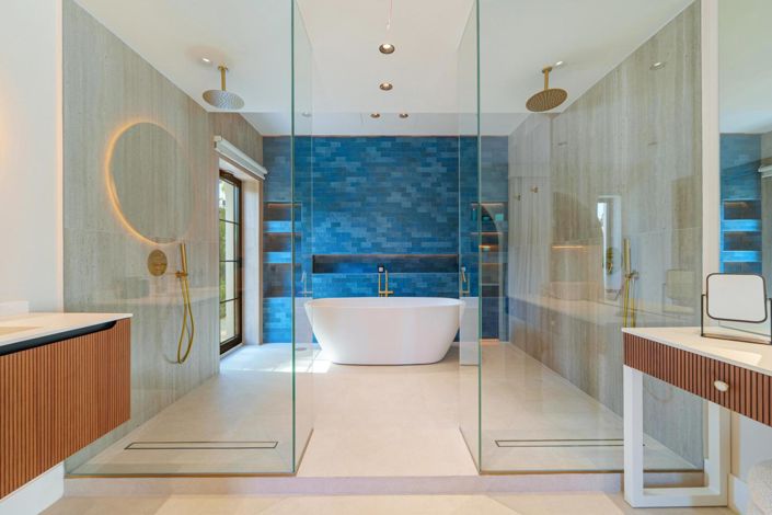 Image No.24-5 Bed Property for sale