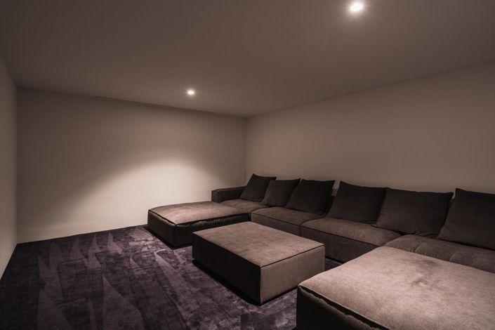 Image No.28-4 Bed Property for sale