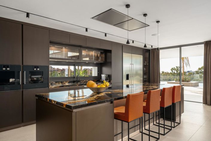 Image No.7-4 Bed Property for sale