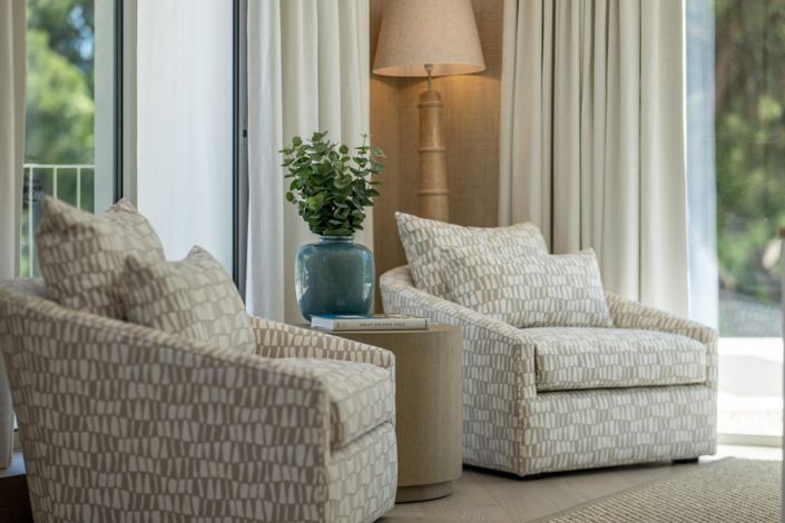 Image No.12-6 Bed Property for sale