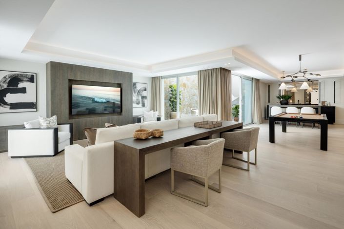 Image No.6-6 Bed Property for sale