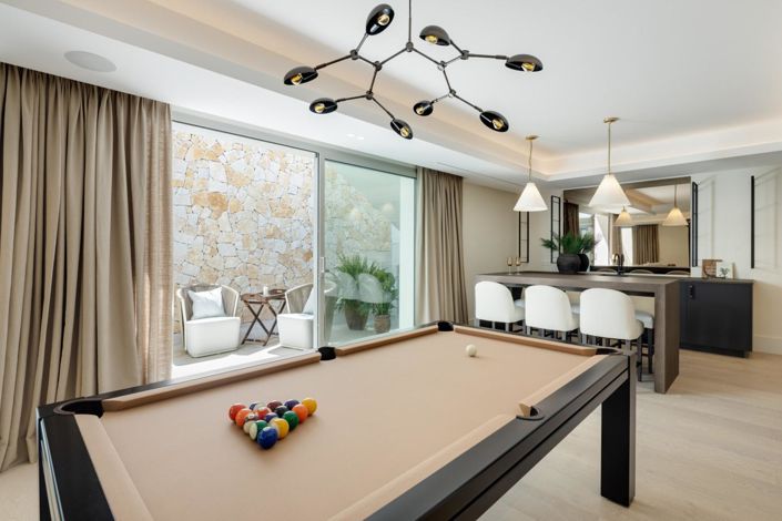 Image No.7-6 Bed Property for sale