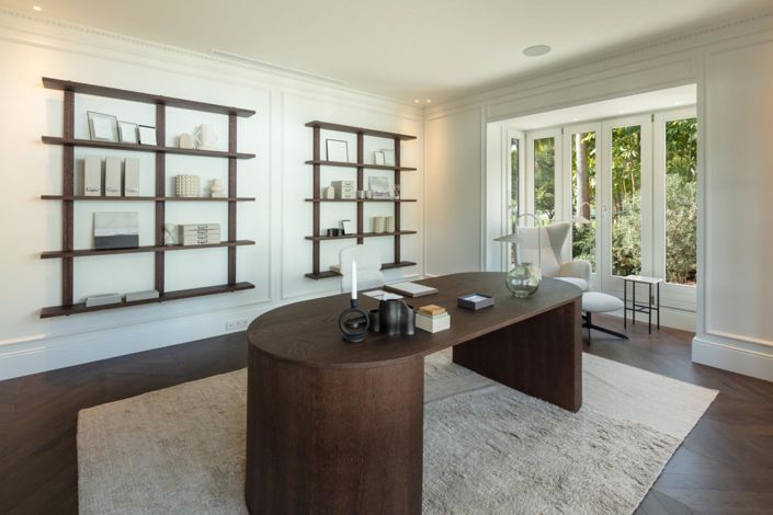 Image No.16-6 Bed Property for sale