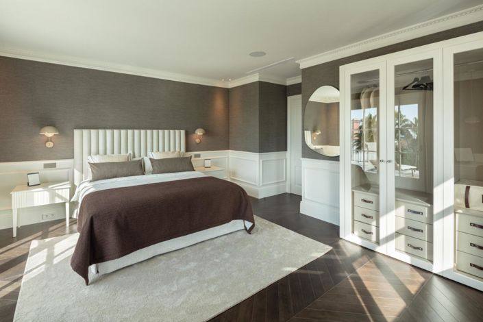 Image No.20-6 Bed Property for sale