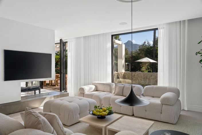 Image No.11-4 Bed Property for sale