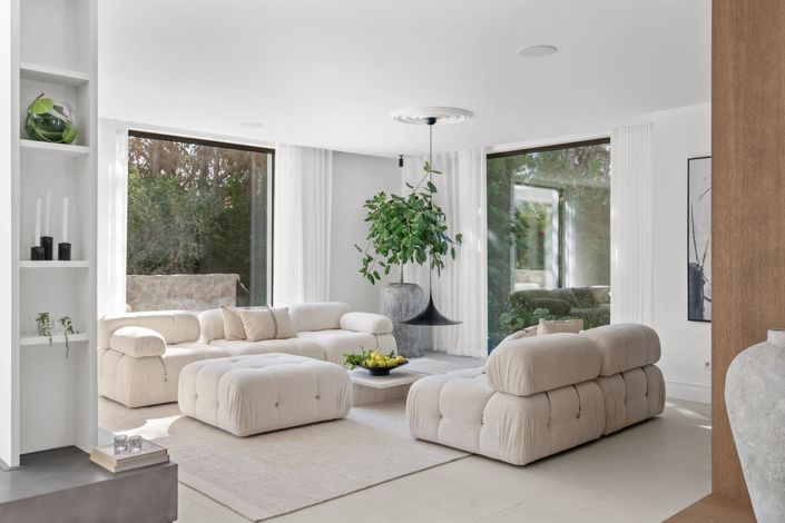 Image No.12-4 Bed Property for sale