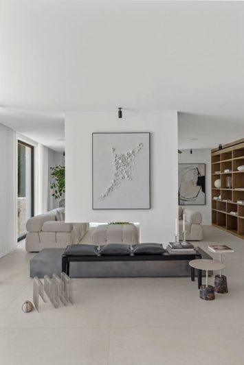 Image No.14-4 Bed Property for sale