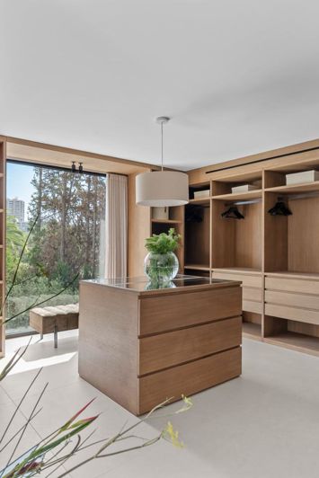 Image No.15-4 Bed Property for sale