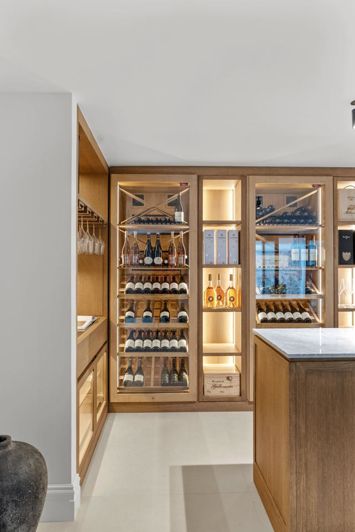 Image No.23-4 Bed Property for sale