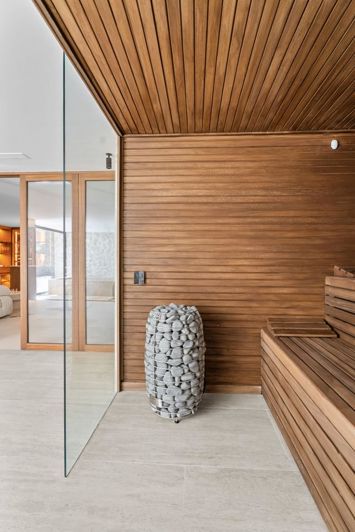 Image No.30-4 Bed Property for sale