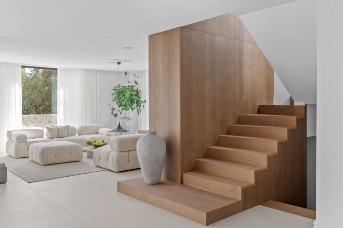 Image No.32-4 Bed Property for sale