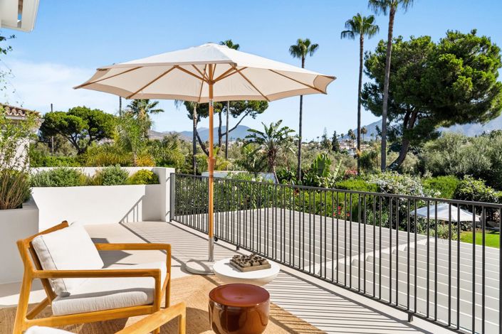 Image No.37-4 Bed Property for sale