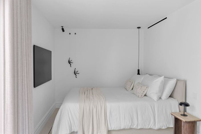 Image No.4-4 Bed Property for sale