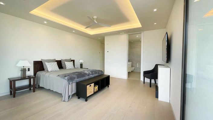 Image No.17-5 Bed Property for sale