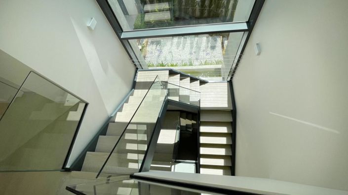 Image No.26-5 Bed Property for sale